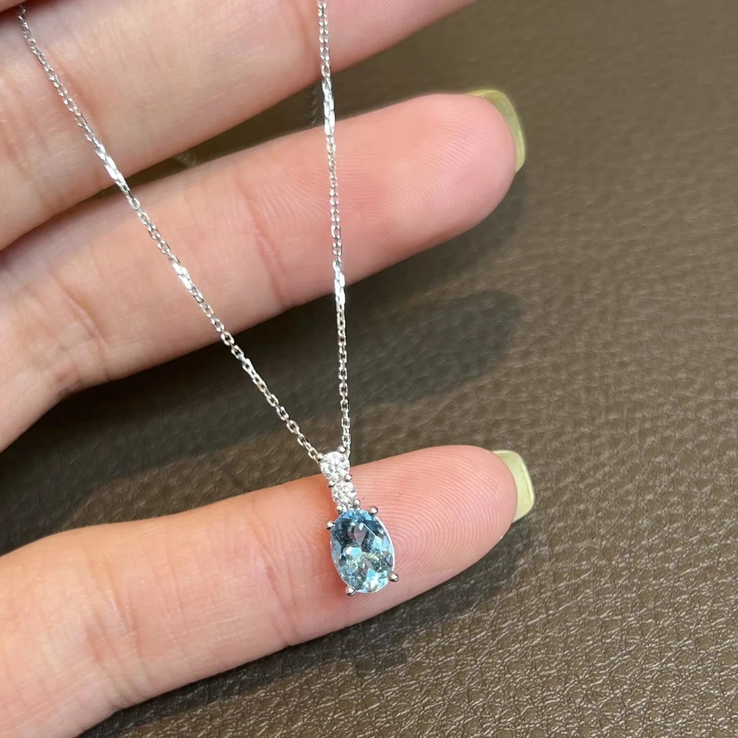 Lanphear New Beautiful Jewelry 18K Yellow Gold Natural Aquamarine Link Chain Simple Versatile Trendy Unisex Oval Collarbone