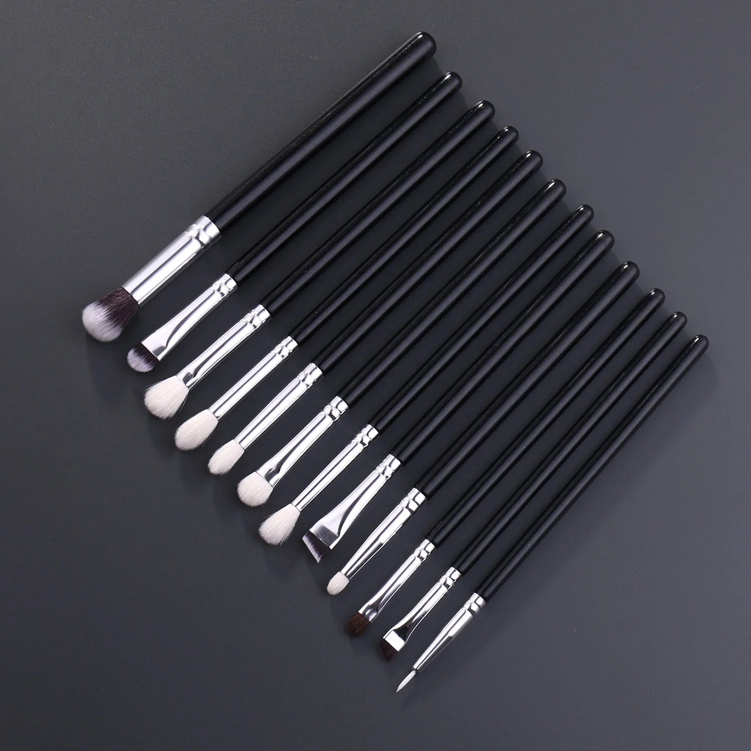 12pcs Customizable Logo Eyeshadow Makeup Brush Set Black Silver Style with Natural Handle for Foundation