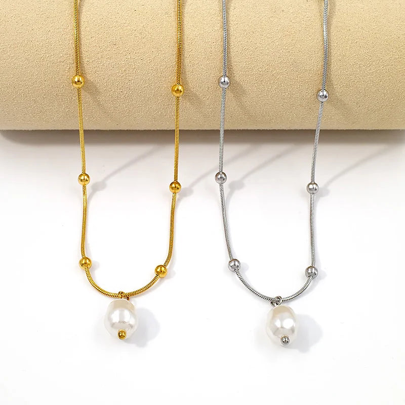 Fashion Stainless Steel Jewelry Wholesale 18K Gold Plated Pearl Turquoise Shell Pendants and Charms Snake Chain Ladies Necklace