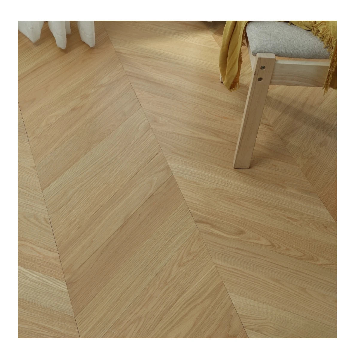 European-Style Oak AB Grade Multi-Layer Chevron Engineered Flooring UV Lacquered Surface 25-Year Residential Warranty Living
