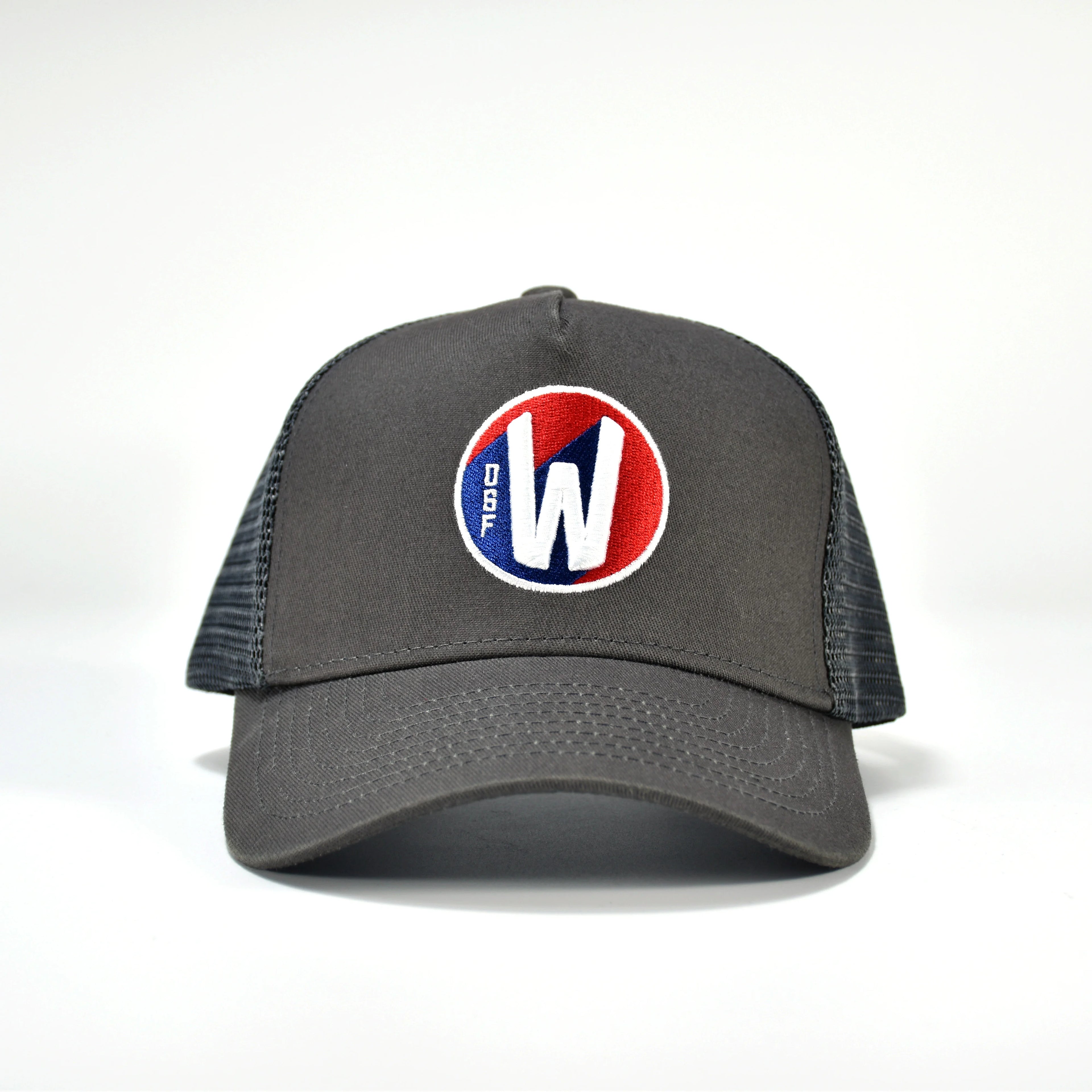 Custom Logo 5-Panel Mesh Baseball Cap Vintage Sporty Style Trucker Hat with Embroidered Fabric