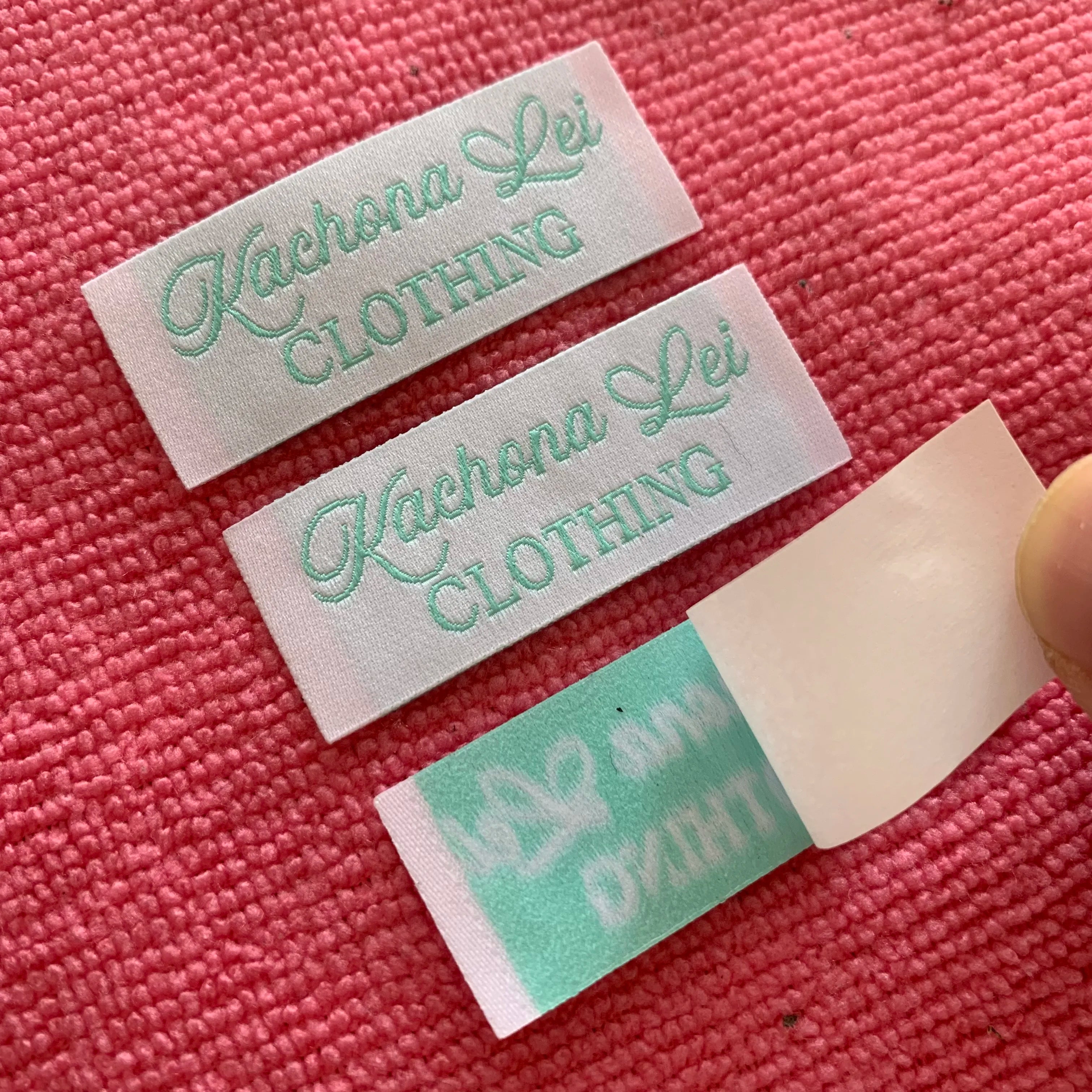 Strongly Iron on Backing Damask Woven Labelneat Edge Weaving logo Clothing Label With Adhesive Backing