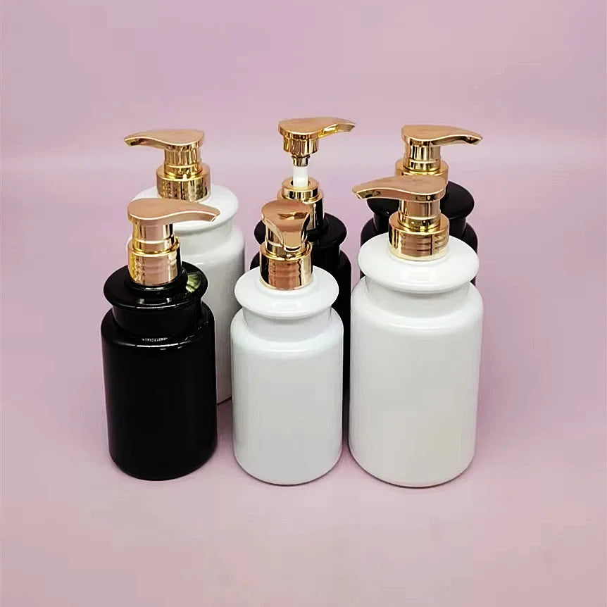 Hand Washing and Skin Care Lotion Bottle Plastic Shampoo Hair Care Container Package 500ml Scrub Bottle with Gold Silver Pump