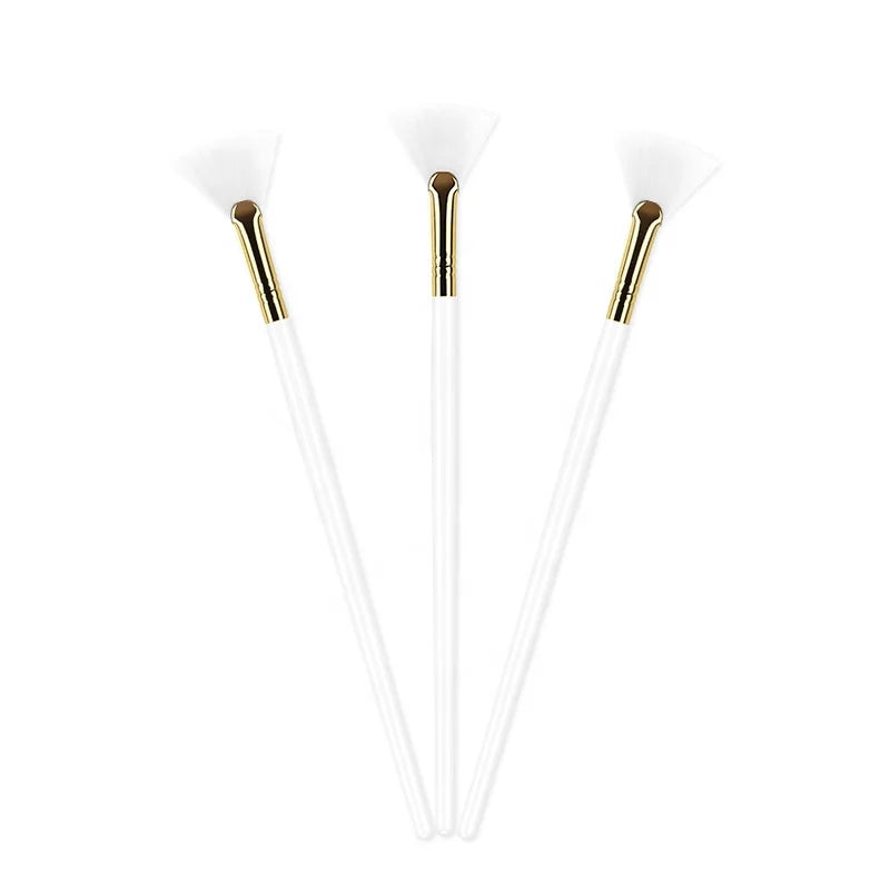Promotion Gift Cheap Cosmetic Tool White Wood Handle Face Masking Fan Brush