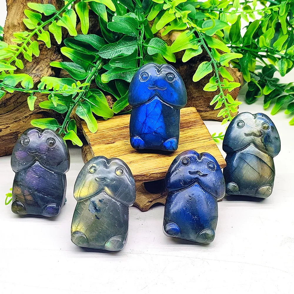 Wholesale Polished Healing Stones Crystal Palm Stone Natural Quartz Gemstone Crystal Sculpture Labradorite Carving