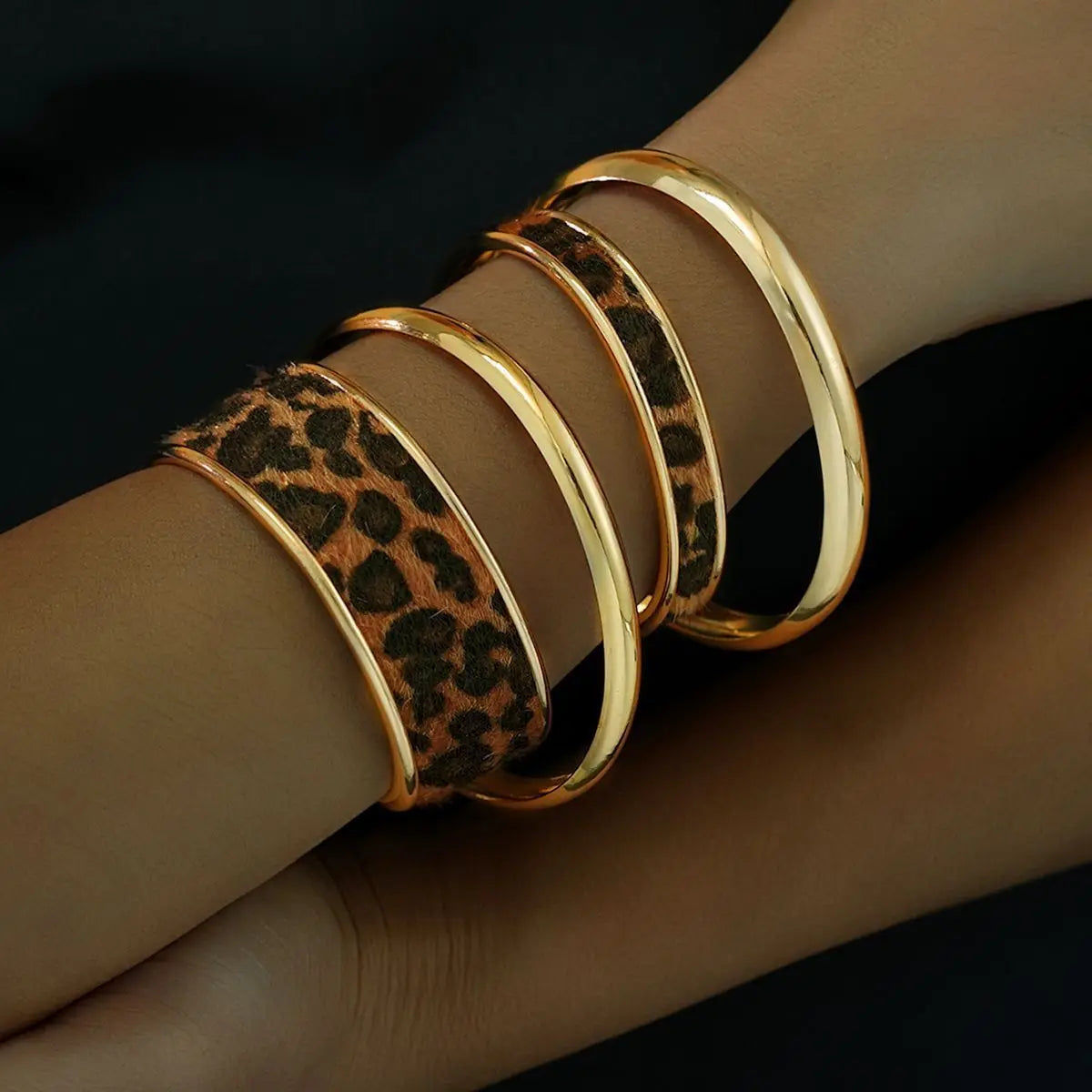 Exaggerate Leopard Print Bracelet Set Women 4pcs Smooth Metal Layered Cuff Bracelet Stainless Steel Bracelets for Women