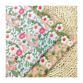 Low MOQ Lightweight Stain Resistant Girls & Boys Vivid Small Floral Patterns Printed 100% Cotton Woven Fabric for Clothing