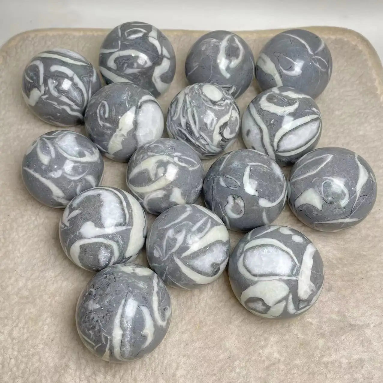 Elegant Simi-Precious Stone Shell Sphere Craft Unique Crystal Home Decor