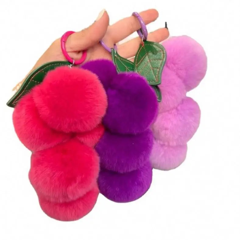 Pompom Grape Keychain Cute Fluffy Plush Grape Keychains Women Girl Bags Keyrings Cars Key Ring Gift Charming Handbag Decoration