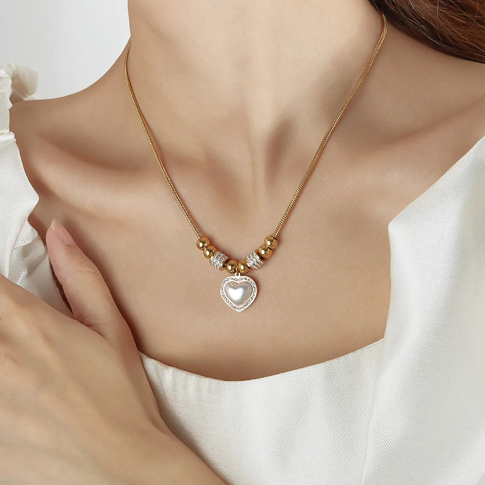 Advanced Acrylic Heart Shaped Pendant Stainless Steel Beaded Zircon Necklace Fashionable Luxury for Women Romantic Wedding
