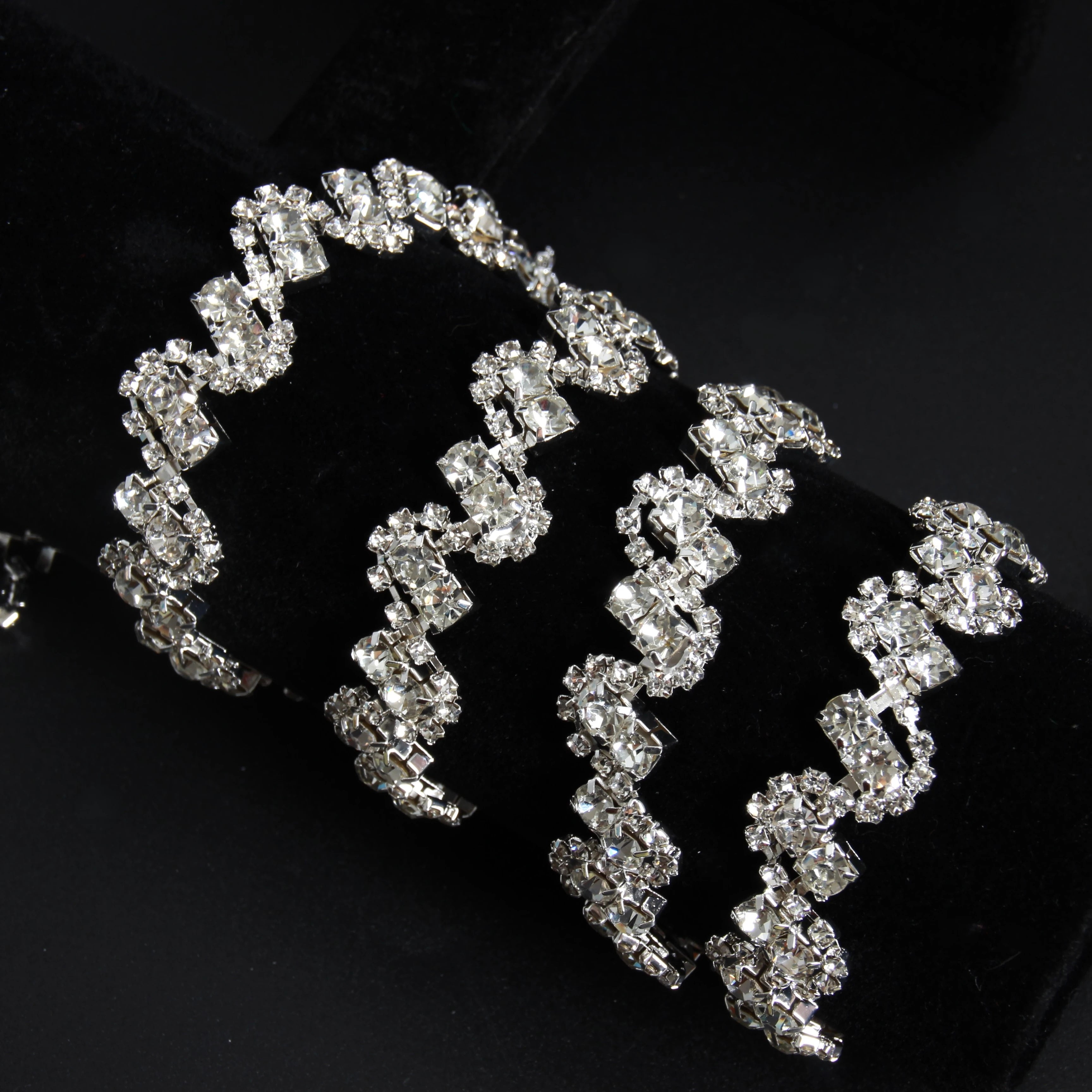 SINRONG S-Shaped Glass Crystal Decorative Rhinestone Flower Chain Sew-On Technique for DIY Crystal Trimmed Shoes and Skirts