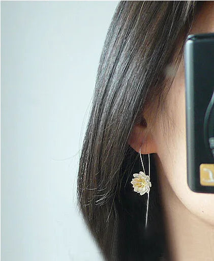 Wholesale Thailand Craft Fashion Silver Hoop Earrings for Women Cute Bigger Flower Style for Weddings