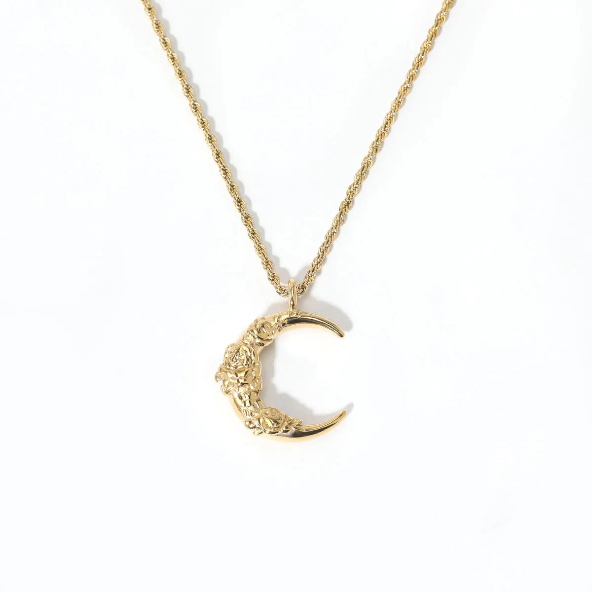 Fashion 18K Gold Plated Stainless Steel Simple Crescent Moon Pendant Necklace for Women Jewelry