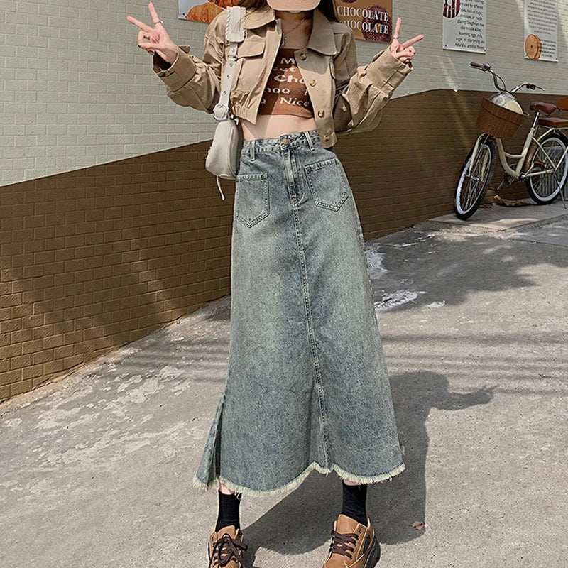 2023 Custom High Waist Washed Vintage Tassel Bottom Long Denim Skirt Women's Summer Maxi Skirts With Pockets