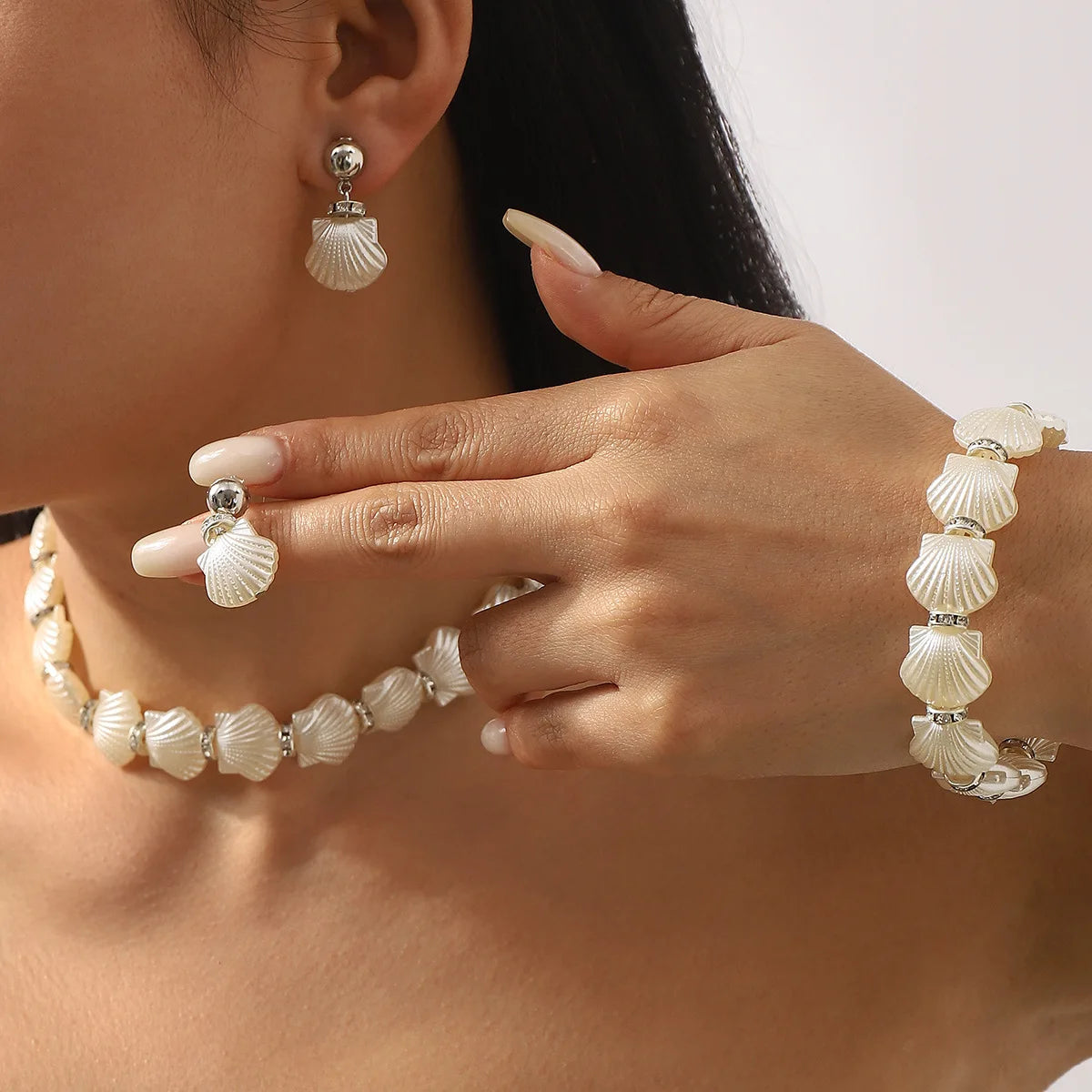 Kaimei New Arrival Fashion Jewelry Bohemian Retro Pearl Three Piece Set Elegant Shell Necklace Earrings Bracelet Jewelry Set