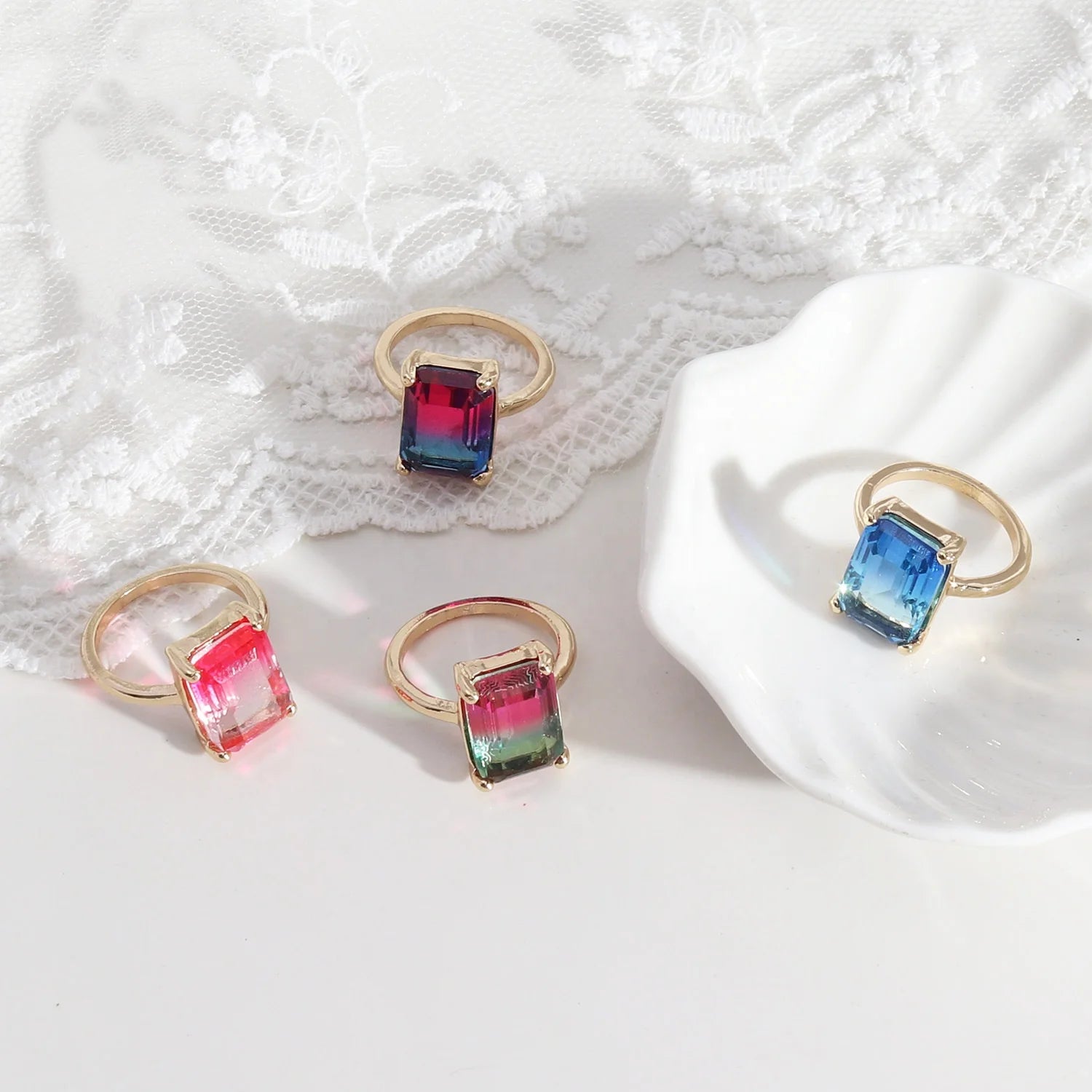 Customized Personality Geometric Gradient Zinc Alloy Square Diamond Hand Faceted Ring Women