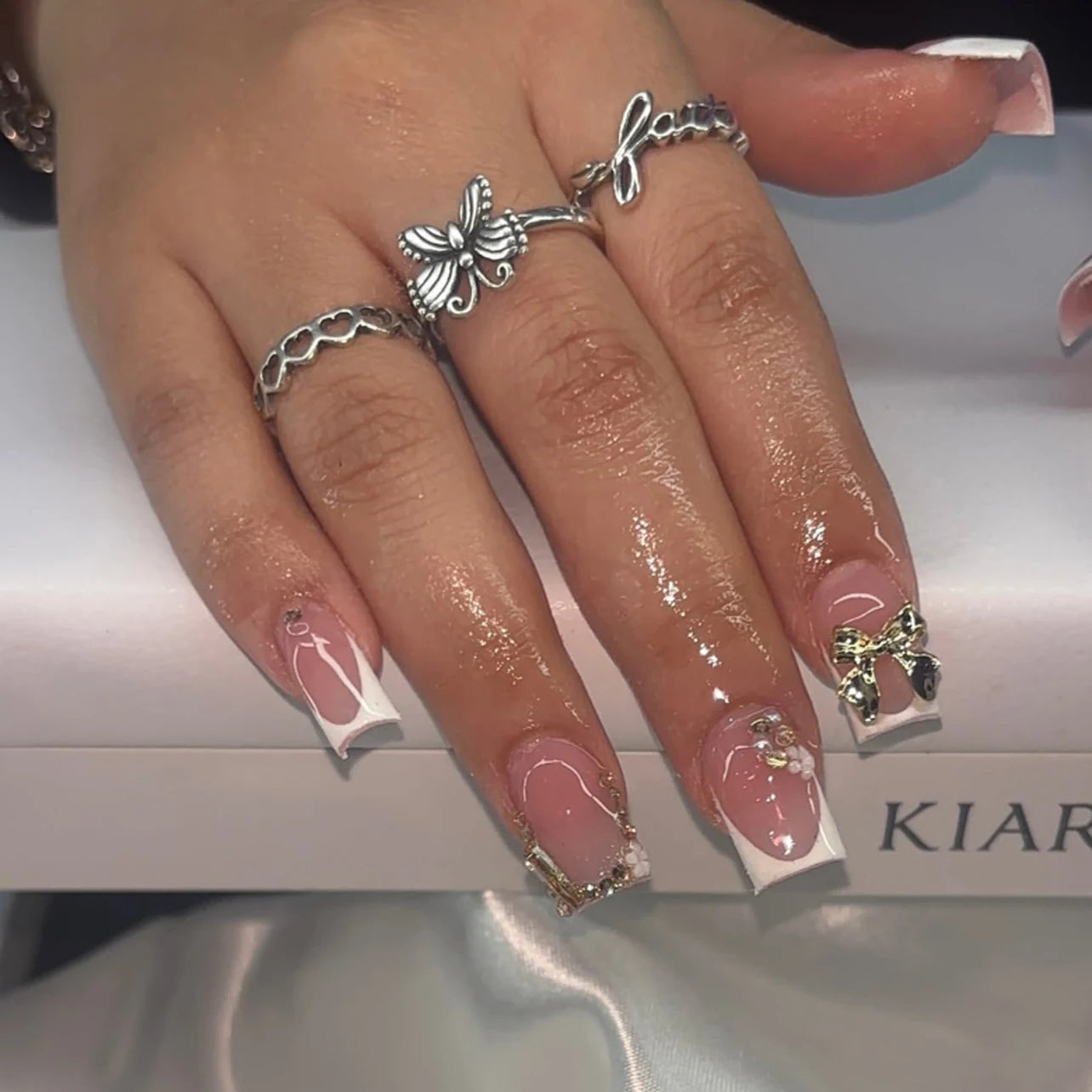 Dropshipping Wholesale Customize 24 Pcs/set Acrylic 4298 Glitter Short French Press on Nails Artificial Fingernails