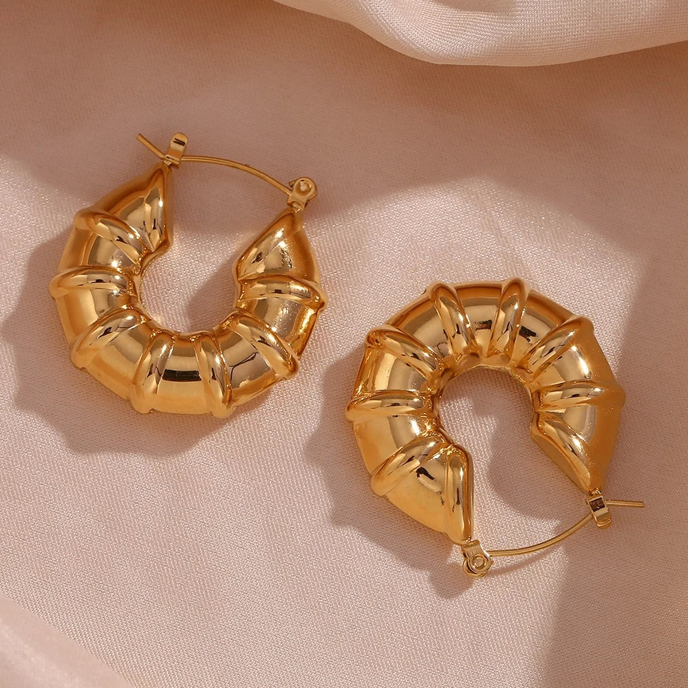 Chunky Stainless Steel Croissant Hoop Earrings Trendy Anti-Tarnish Jewelry for Women Perfect As Gift