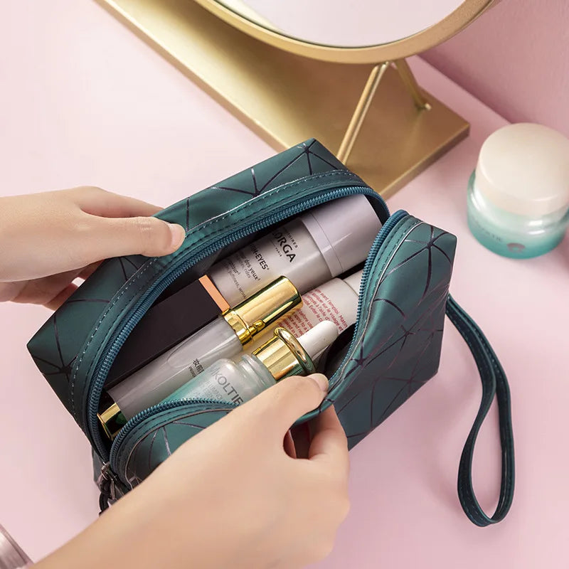 Portable Travel Makeup Organizer Fashion PU Cosmetic Bag for Bathroom Storage Organizer Bag