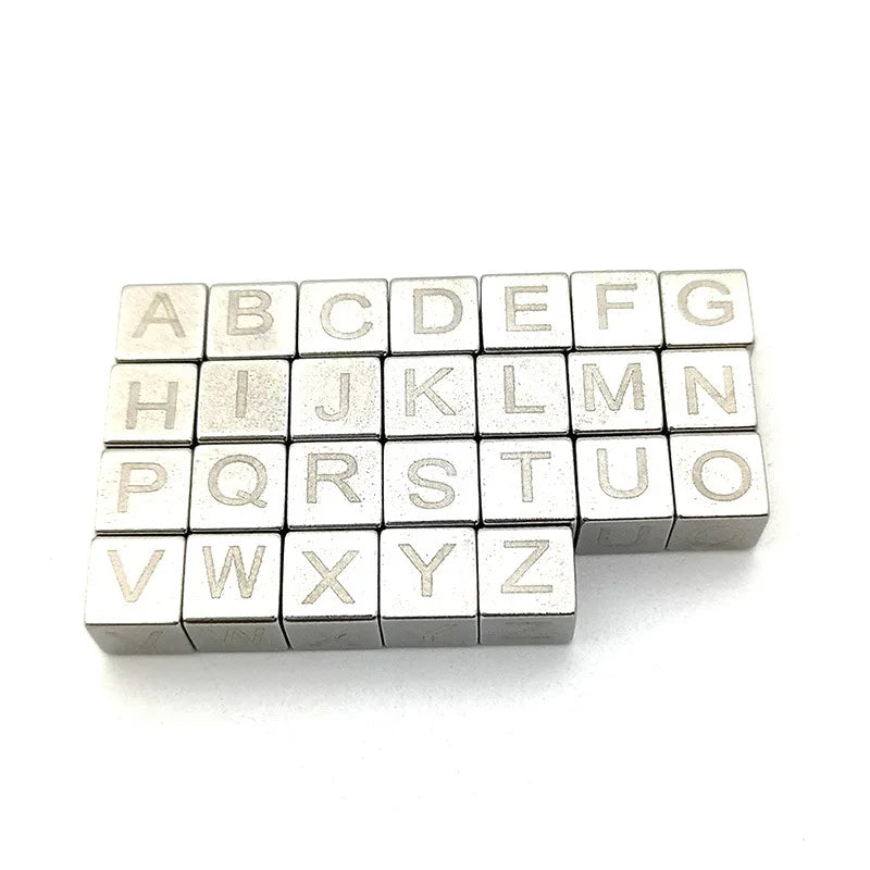 Fashion Letter Beads Jewelry Stainless Steel Square Letter Beads Letter Charm Jewelry Bracelet Charms Beads for Jewelry Making
