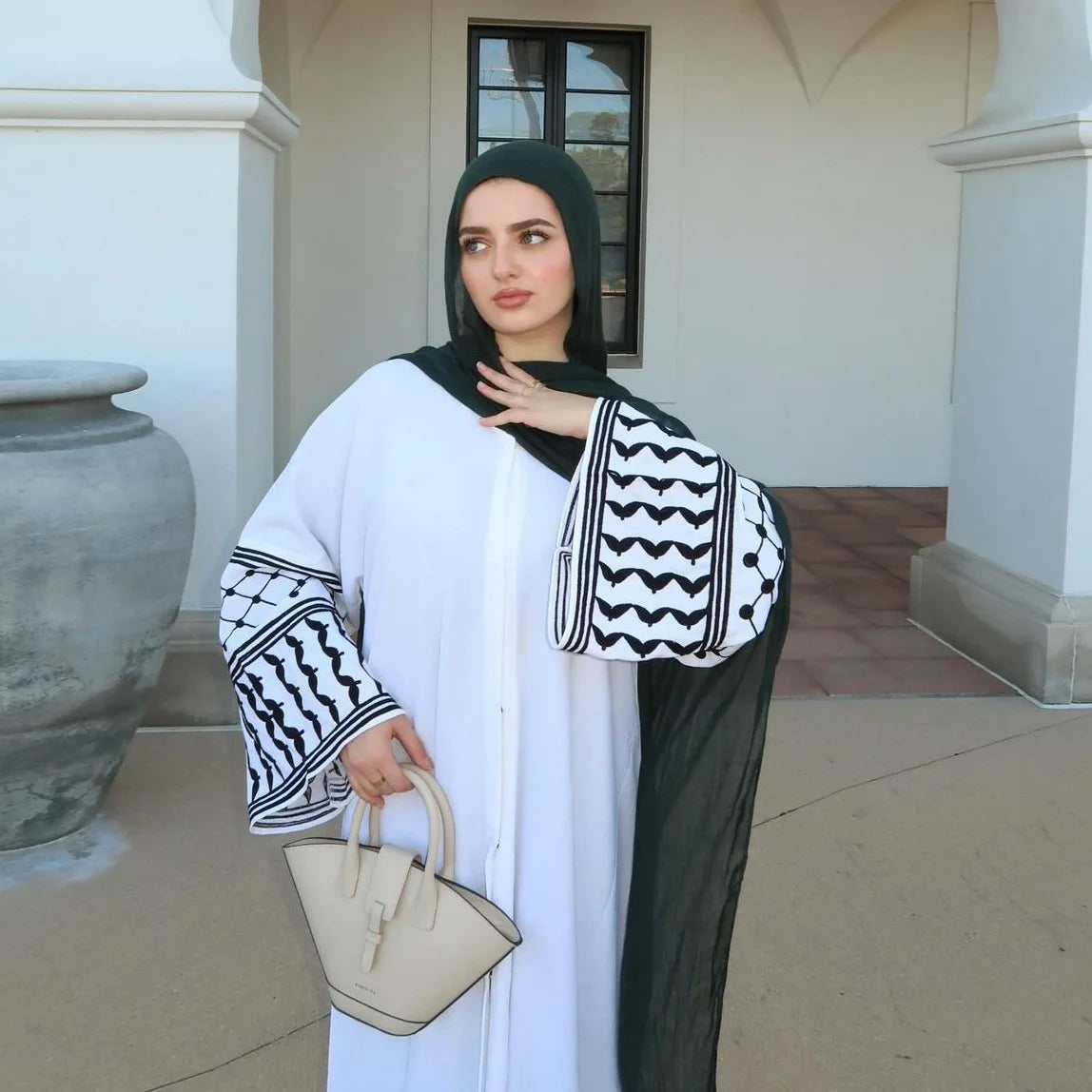MQ110 Traditional Muslim Clothing Arab Saudi Style Shirt Collar Design Stand Collar Muslim Robe Dubai Thobe