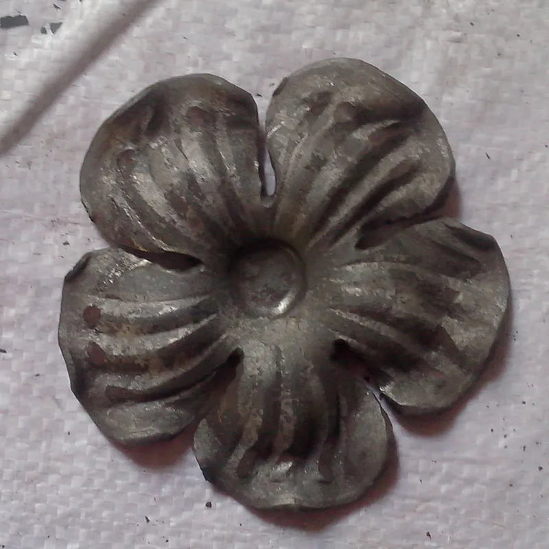80mm Factory Ornamental Elements Forged Iron Components Flowers and Leaves for Gate Fence Parts