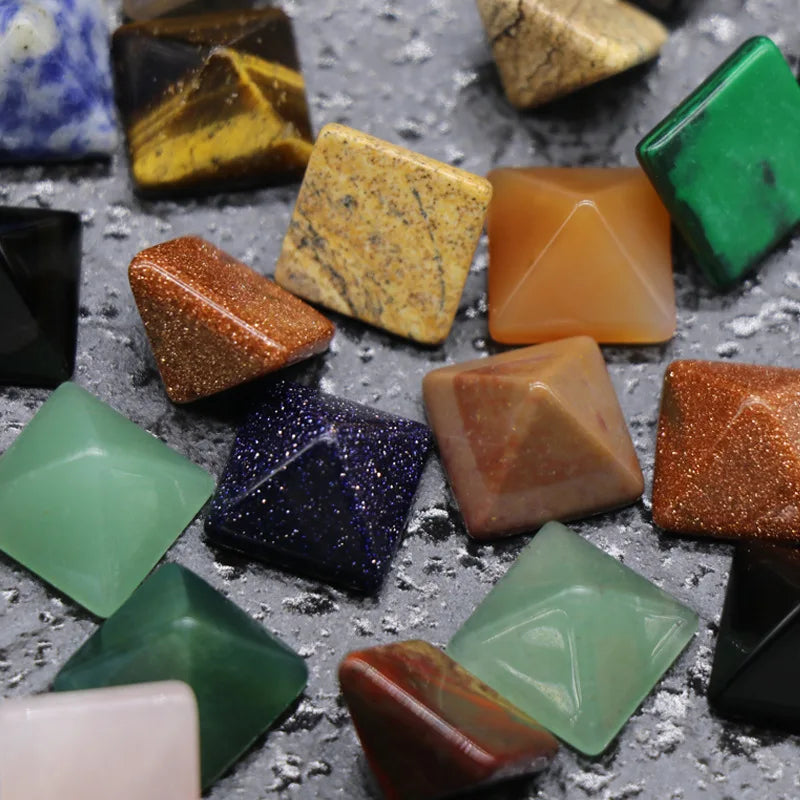 Huiying Natural Semi-precious Stones Reiki Healing Pyramids carving
