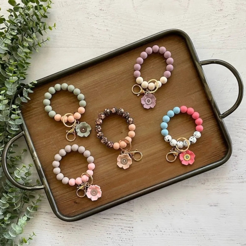 2023 New Design Floral Silicone Beads Bracelet Keyring With Flower Pendant Colorful Silicone Wristlet Keychain