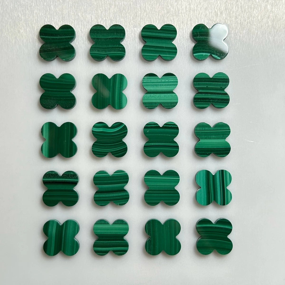 HQ Gems 13x13x2mm Four Leaf Clover Stone Natural Green Malachite Clover Necklace