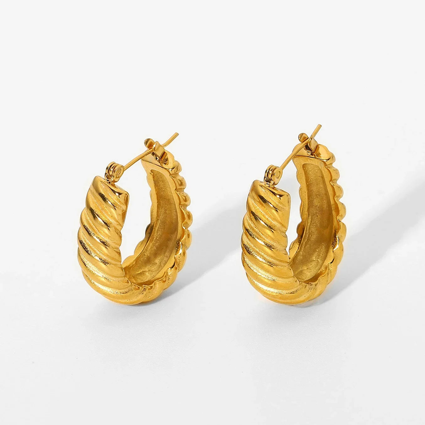 New Arrival Classic 18K Gold Plated Croissant Hoop Earrings Stainless Steel Earrings Non-tarnish Jewelry