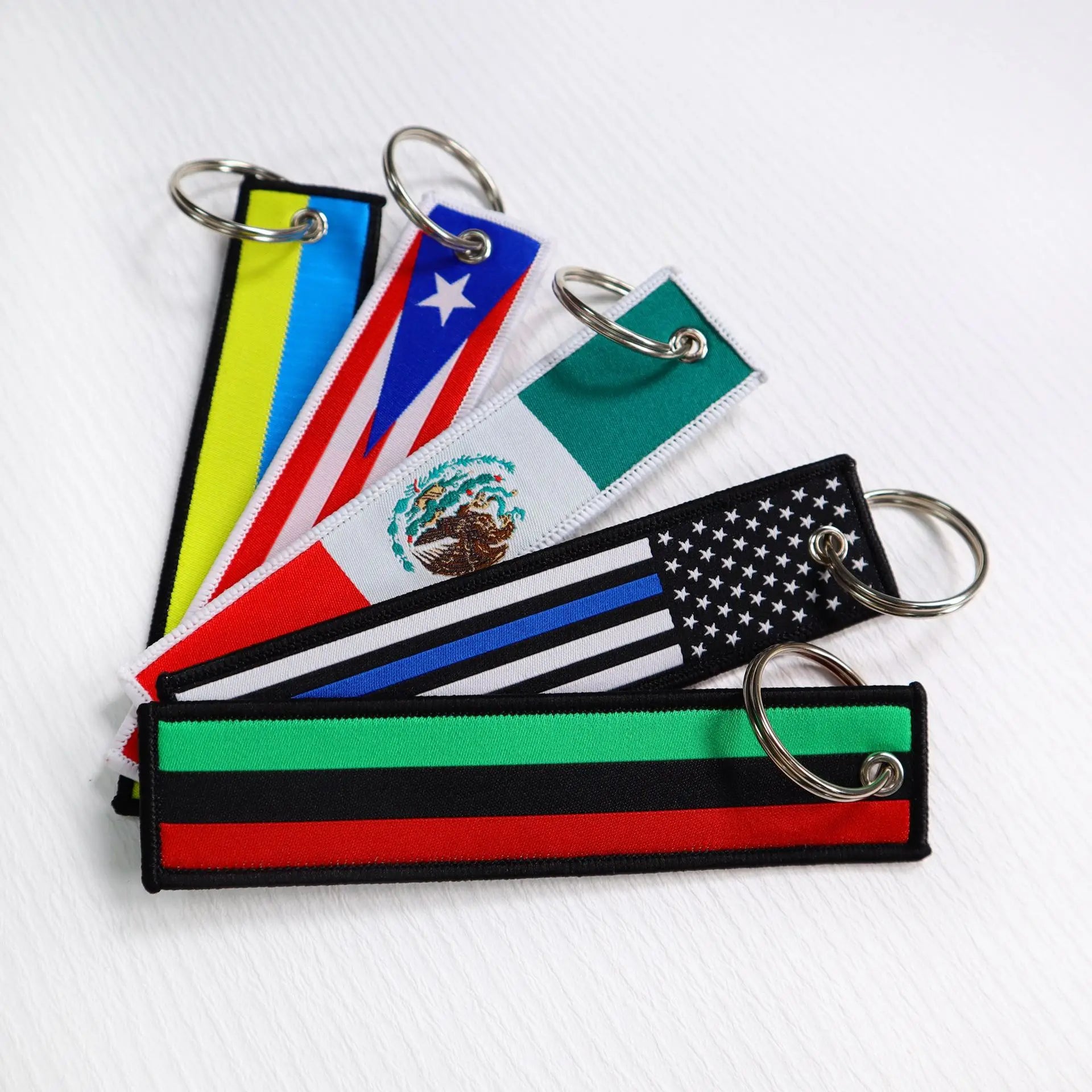 Factory Direct Custom Embroidery Patch Keyring Animal Pattern Floating Woven Fabric Car Key Tag for Decorations