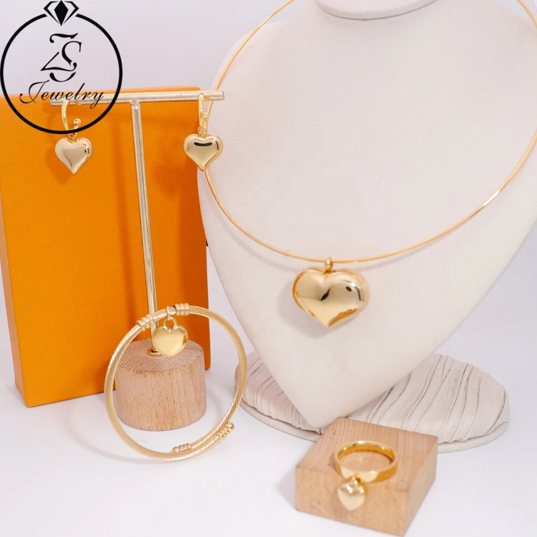 Valentine's Day Jewelry 18k Gold Plated Love Choker Heart Necklace Bracelet Earrings Necklace Earring Jewelry Set