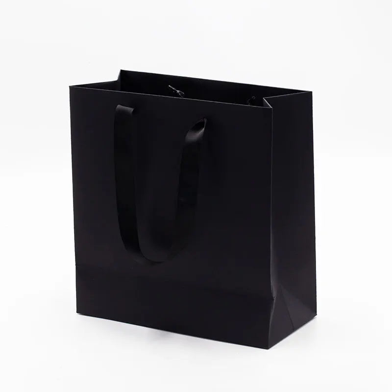 Wholesale Custom Lamination Handle Black Paper Gift Bag with Your Own logo