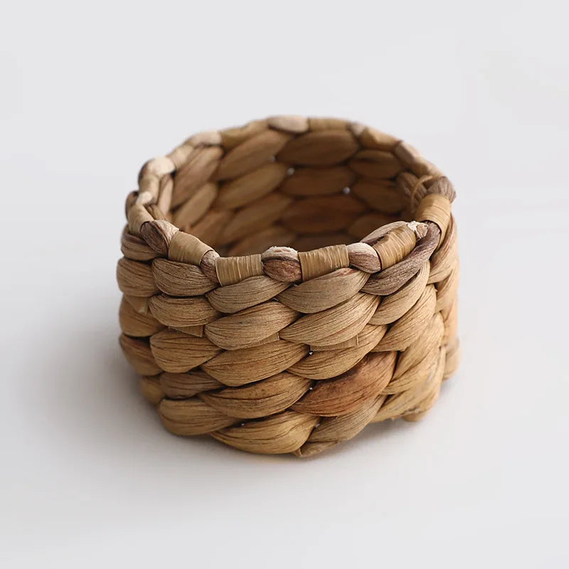 Brown Gourd Grass Woven Napkin Ring Modern Classic Style for West Restaurant and Business Gift Use