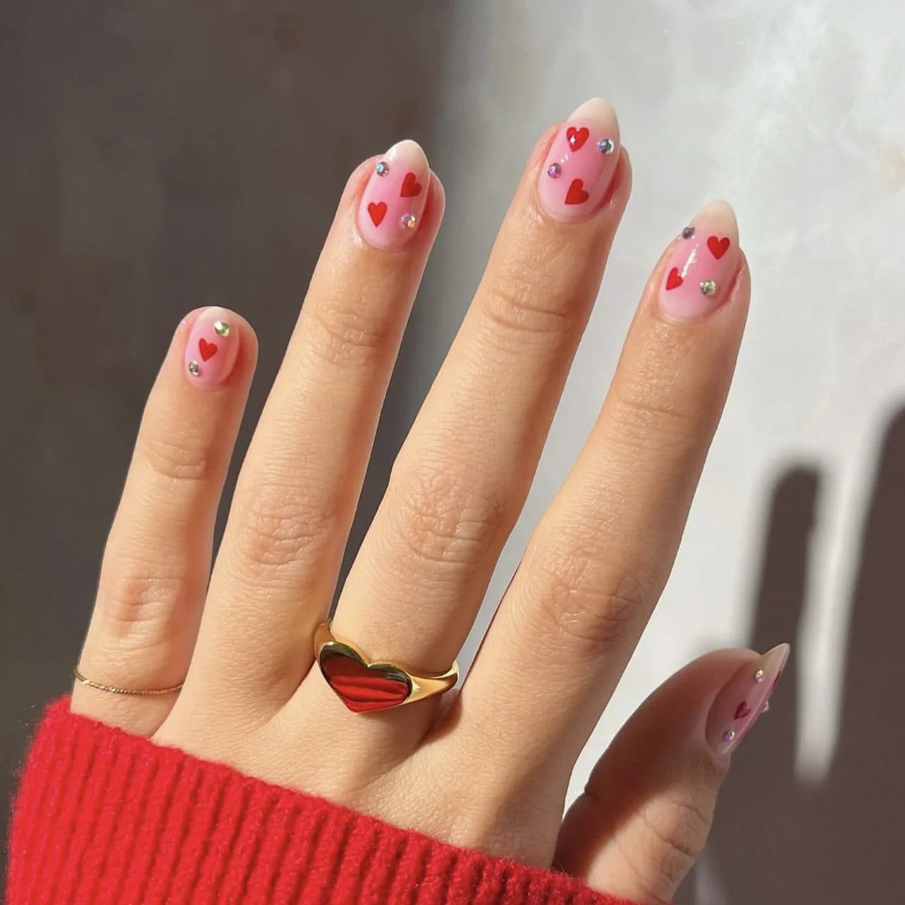 Wholesale Artificial Finger Short Love Diamond Nails Acrylic Fake Nails Short Almond Press on Nails for Women Daily