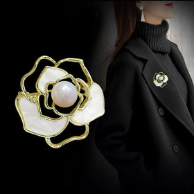 Jachon New Arrivals Camellia Flower Brooch Shell Brass Brooches Women Decoration Fashion Jewelry Brooches