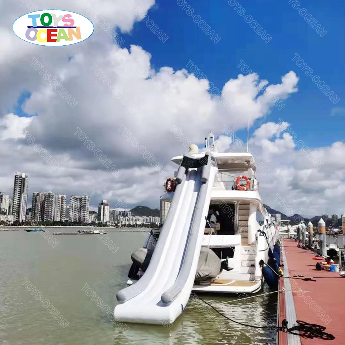 Customized Commercial Water Play Equipment Inflatable Water Yacht Slide Inflatable Dock Slide for Boat