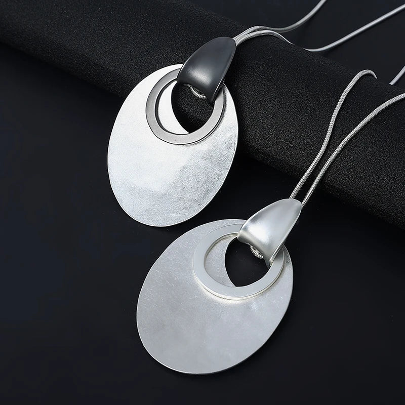 TongLing European Vintage Large Pendant Necklace Female Exaggerated Oval Geometric Necklace for Wholesale