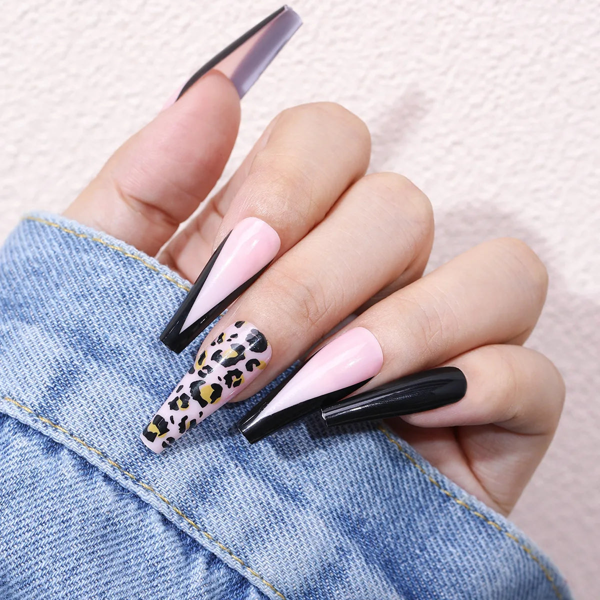 24pcs Wholesale Press on Nails False Nails Kit Manufacture Tips False Nails with Glue MegaBDM