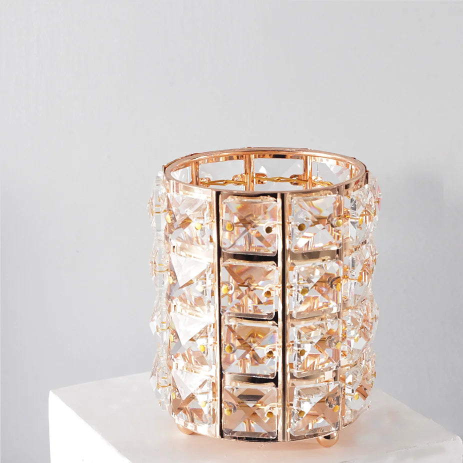 Luxury Handmade Metal Gold Crystal Cylinder Shaped Candlestick Holder for Hotel/Restaurant Decor Valentine's Day
