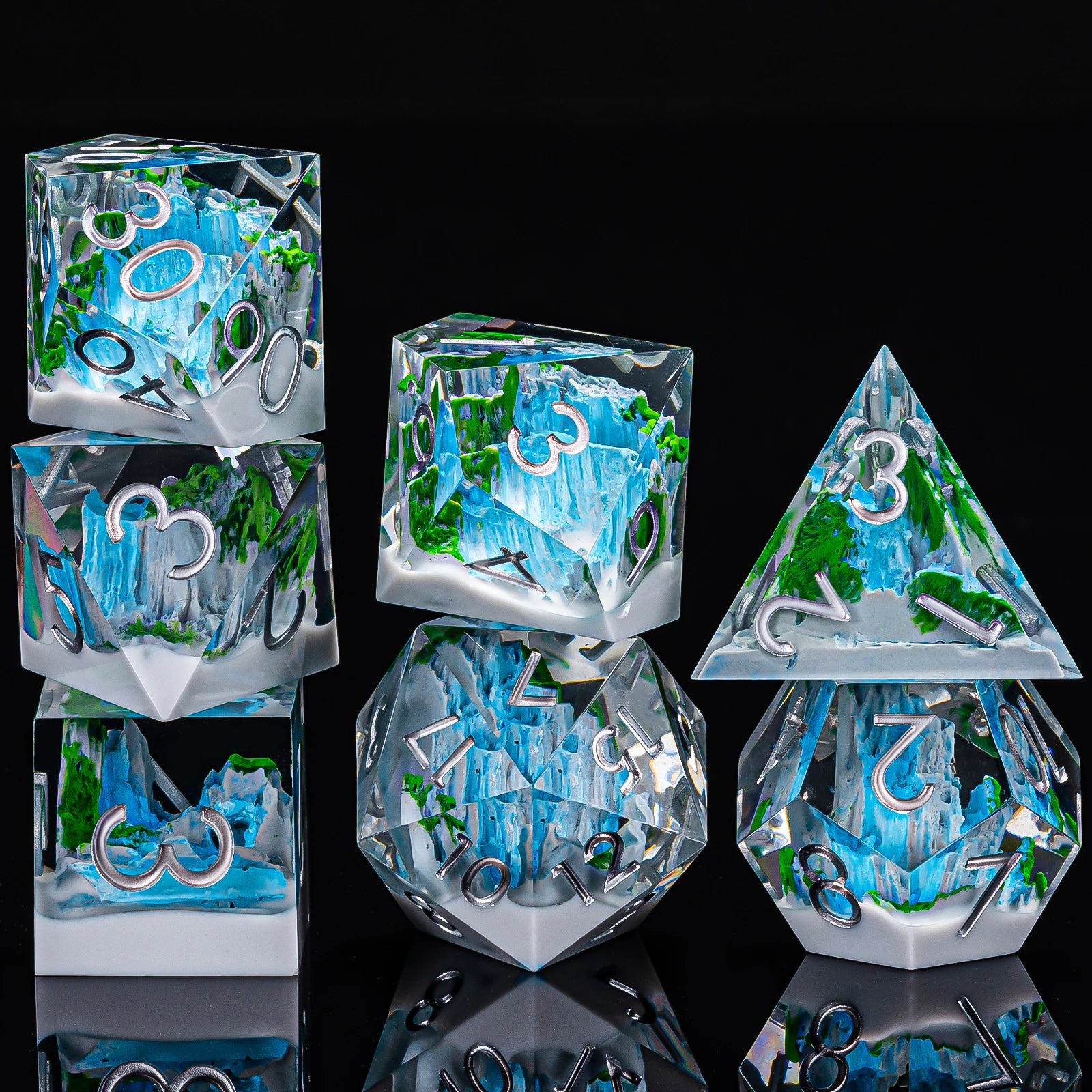 Yushun Customized Entertaining Board Games Stone Mountain Inside DND Dice Set 7 Pcs for RPG DND