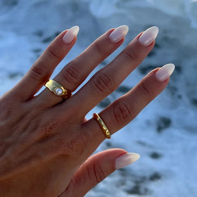 French Vintage 18k Gold Plated Waterproof Stainless Steel Inlay Pearl Irregular Texture Thick Ring for Ladies