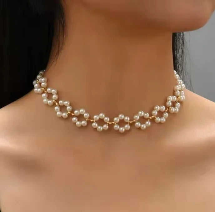 New Ladies Gift Fashion Personalized Choker Necklace Faux Pearl Beaded Flower Necklace for Women Gifts