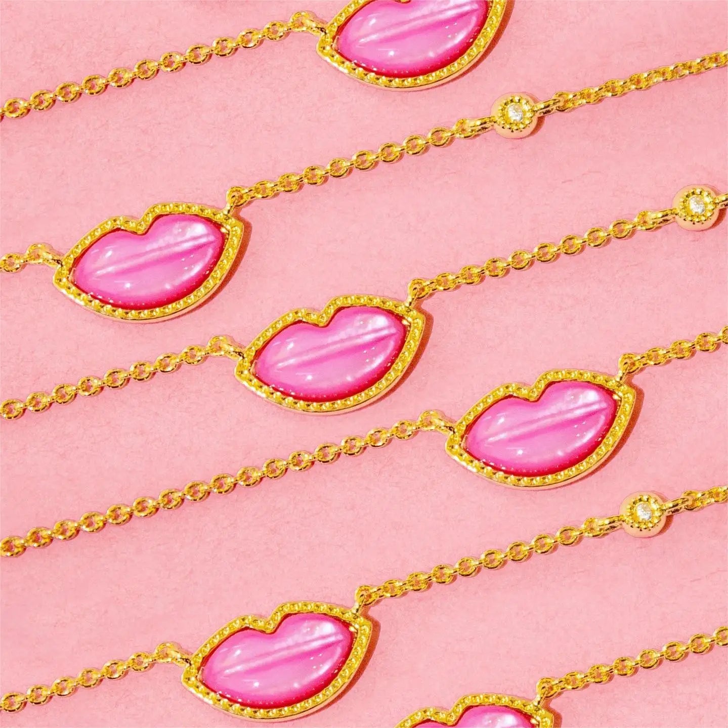 High Praise Ins Female Necklace with Pink Red Lip & Bubble Gold Plated Heart-Shaped Alloy for Nightclubs & Shell Clavicle Chain