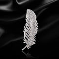 Luxury Fashion Women Coat Suit Pin Brooch Crystal Rhinestone Feather Shape Brooch Bridal Brooch Pin (KBL150)