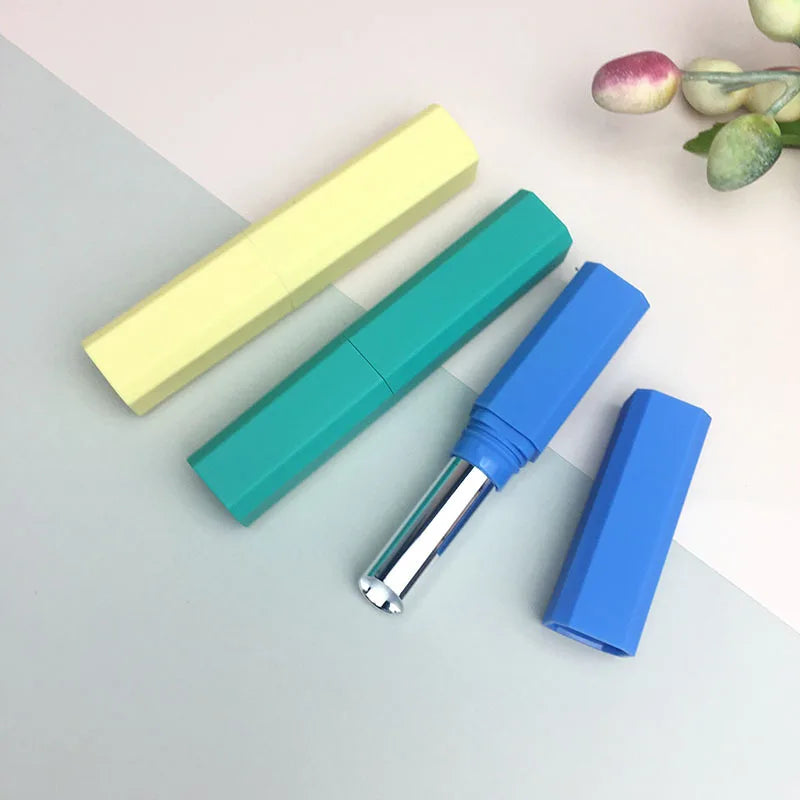 Small Size Empty Plastic Matte Screen Printing Custom Logo 3g Lotion Pump Lipstick Lip Balm Tube Lip Gloss