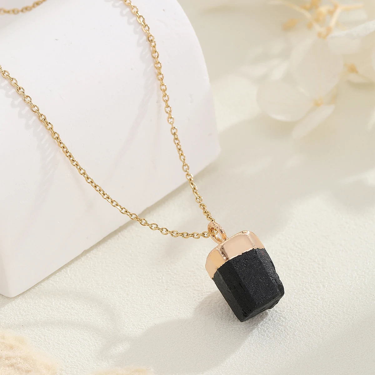 Irregular Healing Crystal Pendant Necklace Yoga Meditation Natural Gemstone Energy Protection Spiritual Necklace Gift for Women