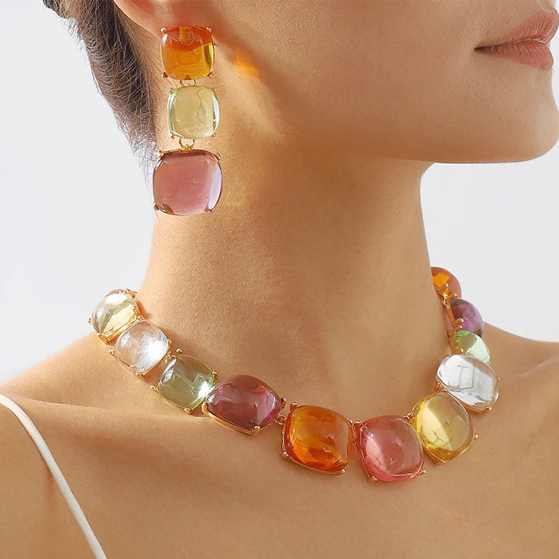 2023 New Arrival Summer Popular Fashion Jewelry Transparent Resin Round 18K Gold Large Necklaces Gemstone Collar Necklaces New