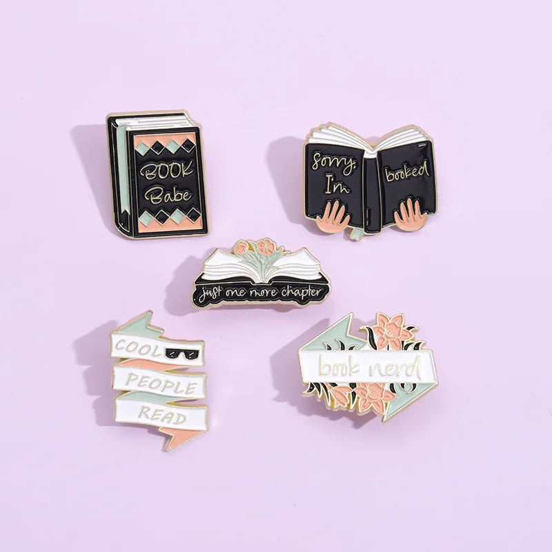 New Product Explosion Design Cat and Book Lover Lapel Pin Badge Metal Bookish Book Collector Enamel Pin