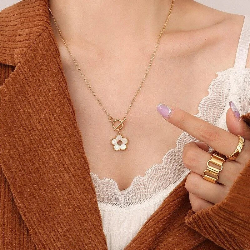 Fashion Natural White Shell Flower Toggle Necklace for Women Stainless Steel Rolo Chain Necklaces Choker